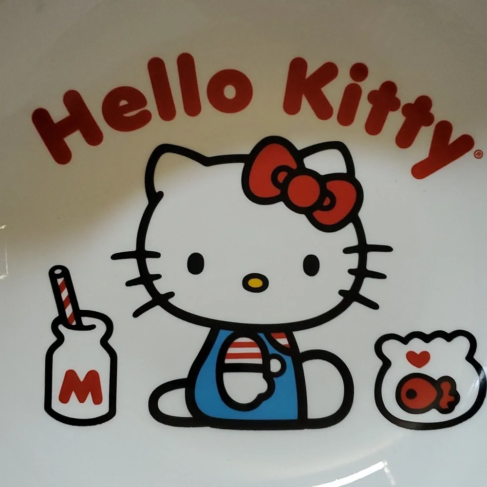 🆕️ CUTE SANRIO HELLO KITTY RED PLATE ❤️🤍